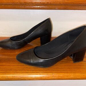 Easy Spirit Women's Black COSMA Heels